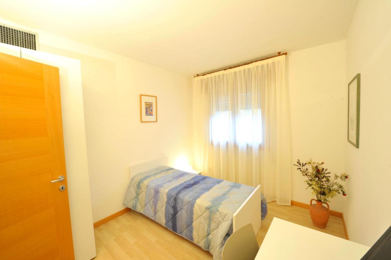 Bed And Breakfast La Sosta Ponte San Nicolò Rum bild